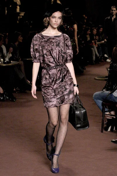 Look 10